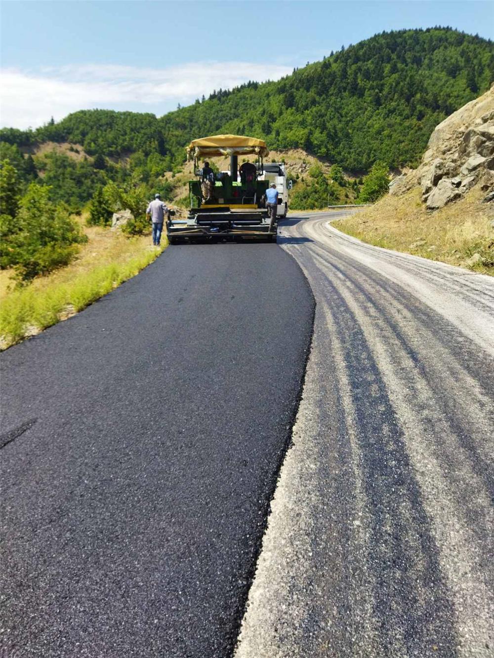 Συνεχίζονται από την Περιφέρεια Θεσσαλίας τα έργα οδικής ασφάλειας σε τμήματα του δικτύου της Π.Ε. Καρδίτσας