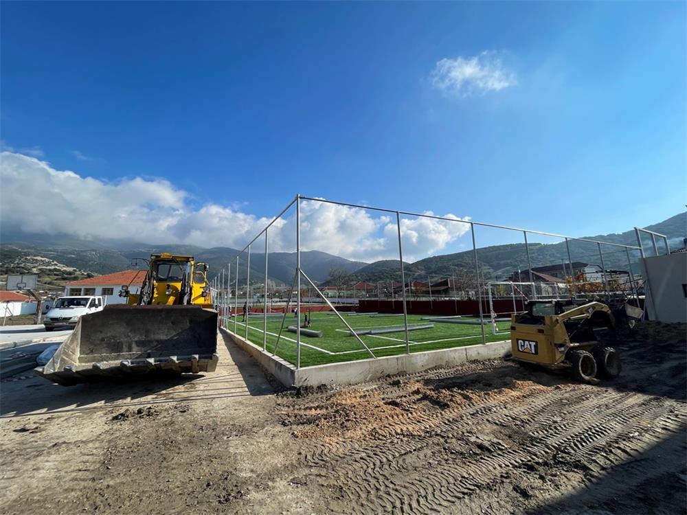 Ολοκληρώνονται οι εργασίες στο νέο γήπεδο 5Χ5 στα Καλύβια Ελασσόνας
