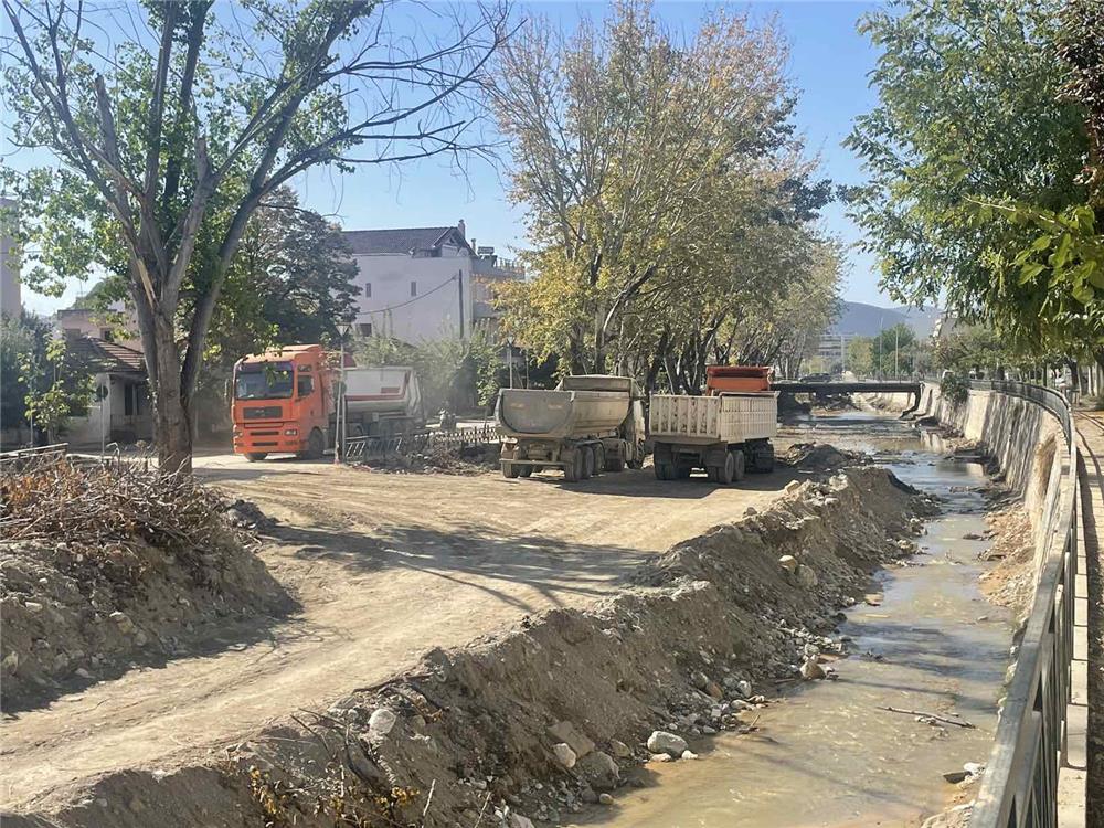 Συνεχίζονται από την Περιφέρεια Θεσσαλίας οι επιχειρήσεις για καθαρισμό δρόμων-ρεμάτων-ποταμών