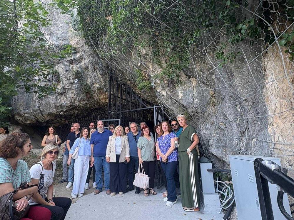 Η Περιφέρεια Θεσσαλίας ξενάγησε Ευρωπαίους και Έλληνες υπηρεσιακούς παράγοντες σε χρηματοδοτούμενες από το ΕΣΠΑ δομές του Ν. Τρικάλων
