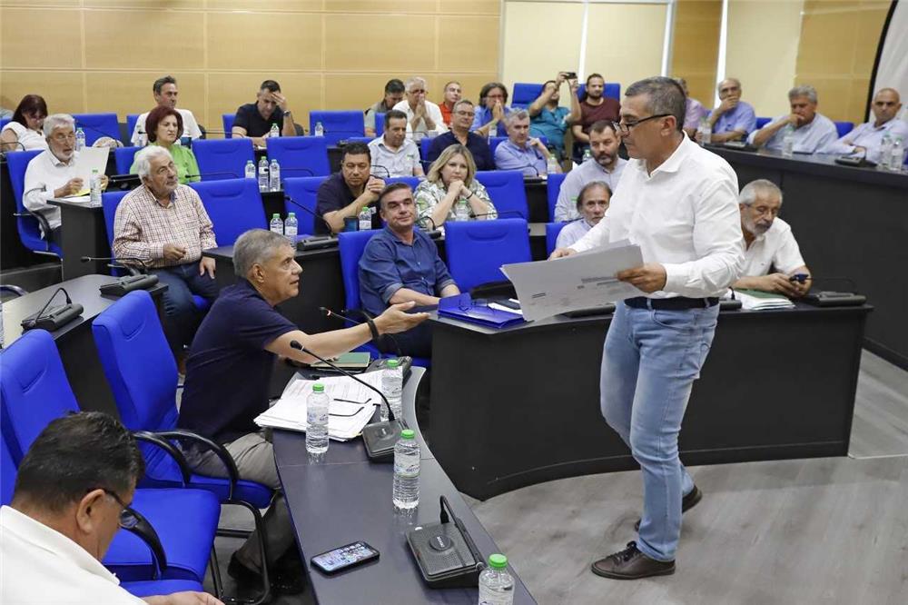 Η Περιφέρεια Θεσσαλία με μισθώσεις 237 λεωφορείων και 566 ταξί  μεταφέρει με ασφάλεια χιλιάδες μαθητές στα σχολεία