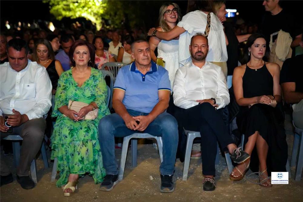 Πετυχημένη η συναυλία της Ελένης Τσαλιγοπούλου στο Μουζάκι