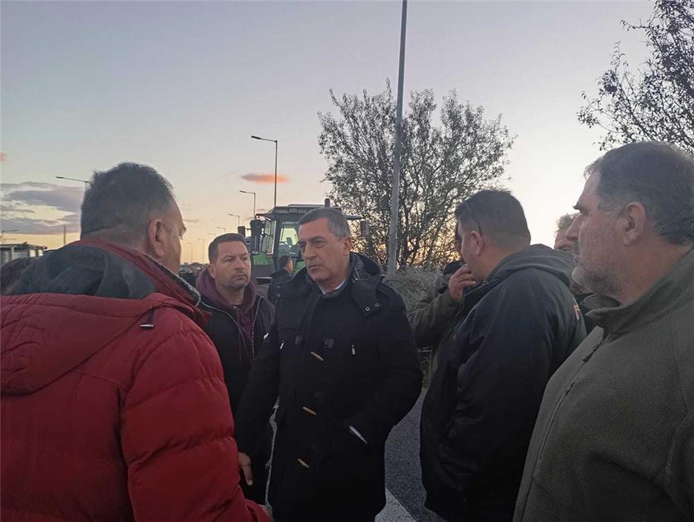 Στο μπλόκο της Νίκαιας και στο πλευρό των αγροτών ο Δημήτρης Κουρέτας 
