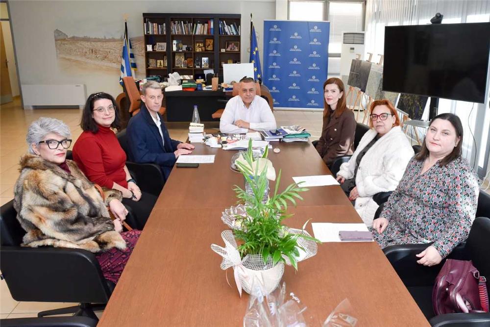 Άρωμα Χριστουγέννων στην Περιφέρεια Θεσσαλίας