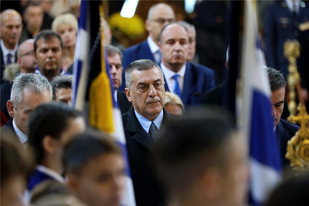 Ο Δημήτρης Κουρέτας στην παρέλαση της 28ης Οκτωβρίου στη Λάρισα: " Τιμούμε όσους έδωσαν τη ζωή τους για την πατρίδα" 